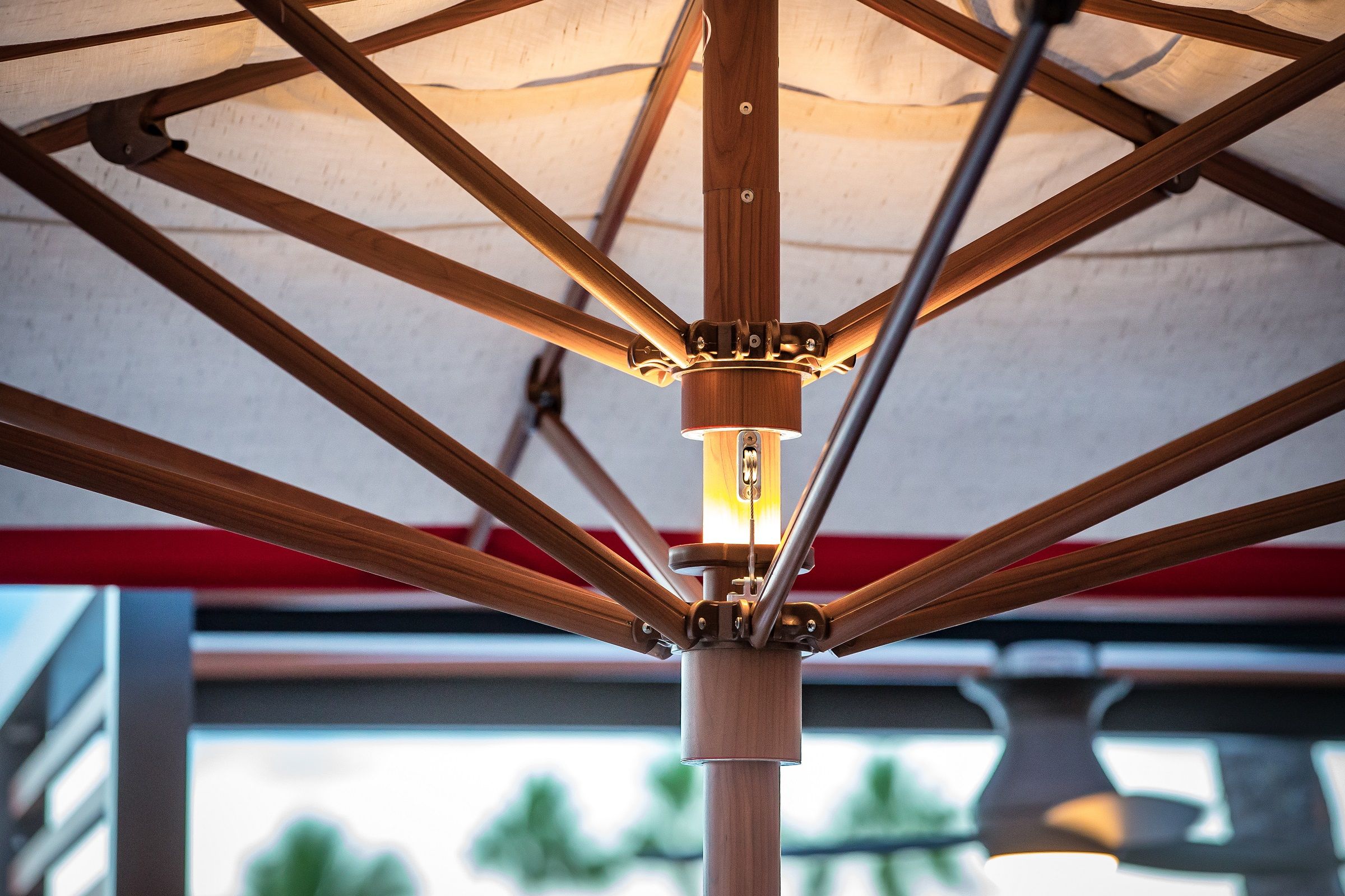 Sonnenschirm Ocean Master Cantilever Tuuci